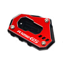 Base Ampliada de Descanso Lateral p/ BMW R1250GS/Adventure (Brinde: Tampa do Bico Pneu)