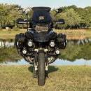 Protetor de Farol c/ Moldura Similar Original em Alumínio c/ Lente Transparente e Espelhada p/ BMW R1200/1250 GS /Adventure 2014-2024 (Farol LED BMW)