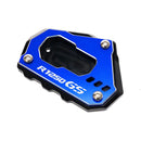 Base Ampliada de Descanso Lateral p/ BMW R1250GS/Adventure (Brinde: Tampa do Bico Pneu)