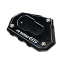 Base Ampliada de Descanso Lateral p/ BMW R1250GS/Adventure (Brinde: Tampa do Bico Pneu)